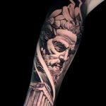 Tatuaje de neptuno con partenon